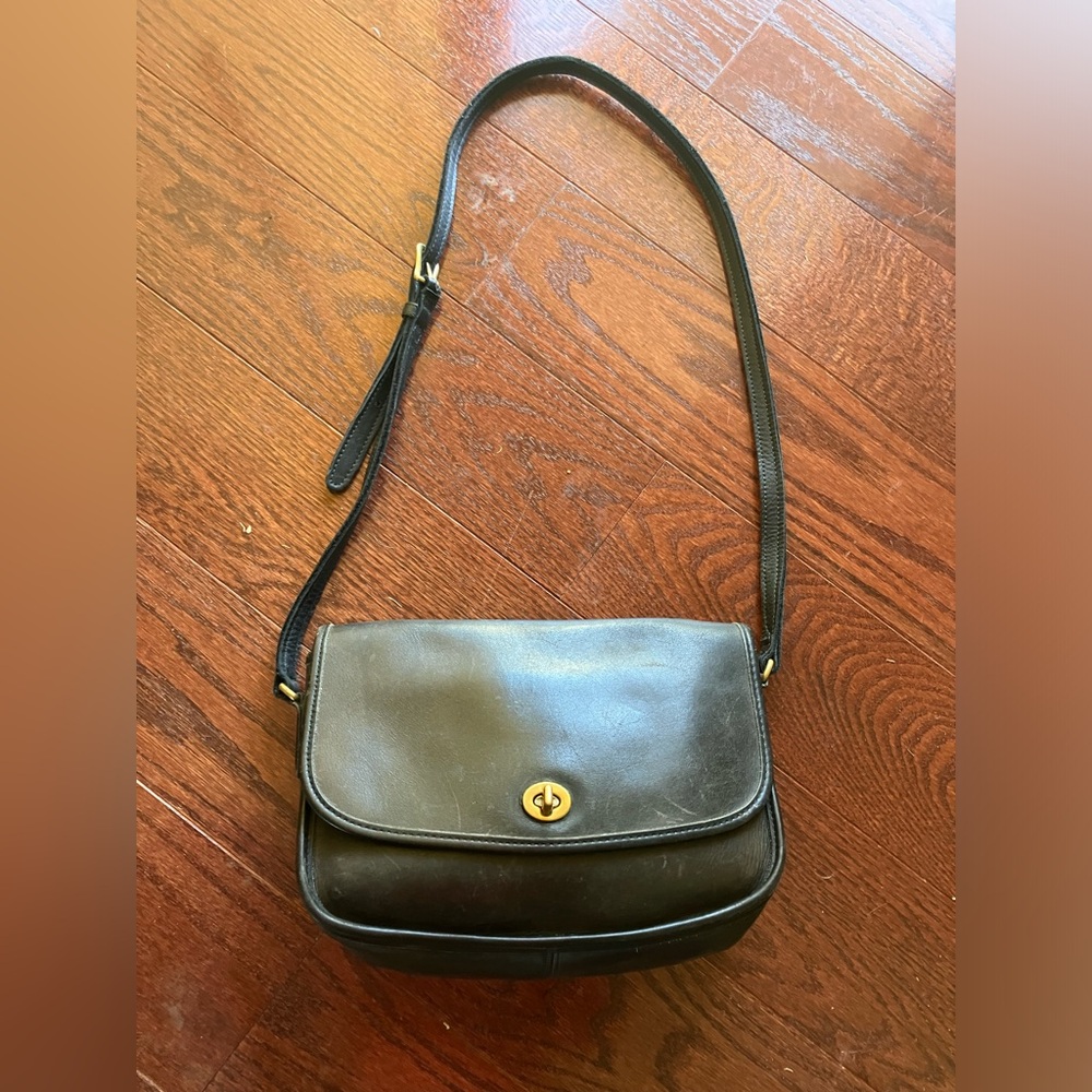 Vintage Coach Black Leather Shoulder Bag